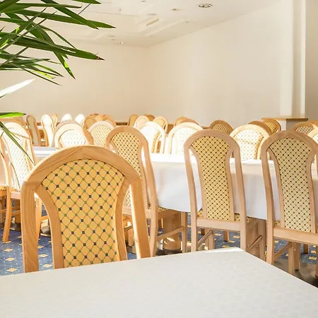 Отель Sterzinger Posthotel 3*